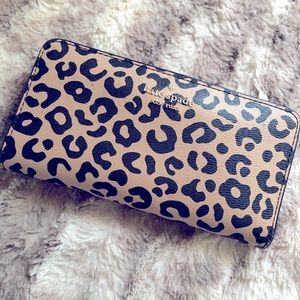 Kate Spade Cheetah snap Wallet!